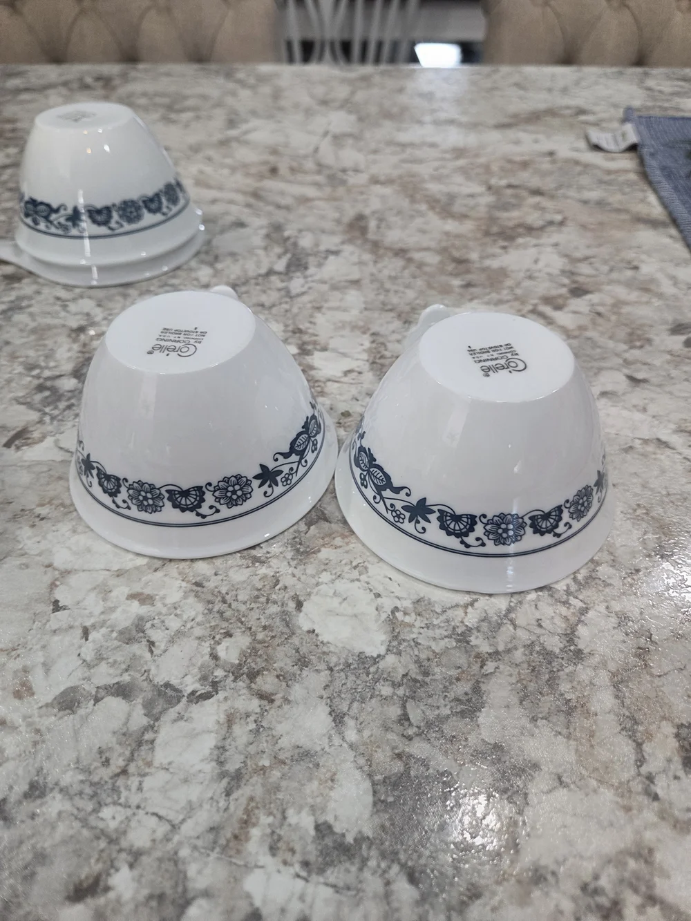 Vintage Corelle Old Town Blue Onion Tea Coffee Cup Hook Handle Set of 4